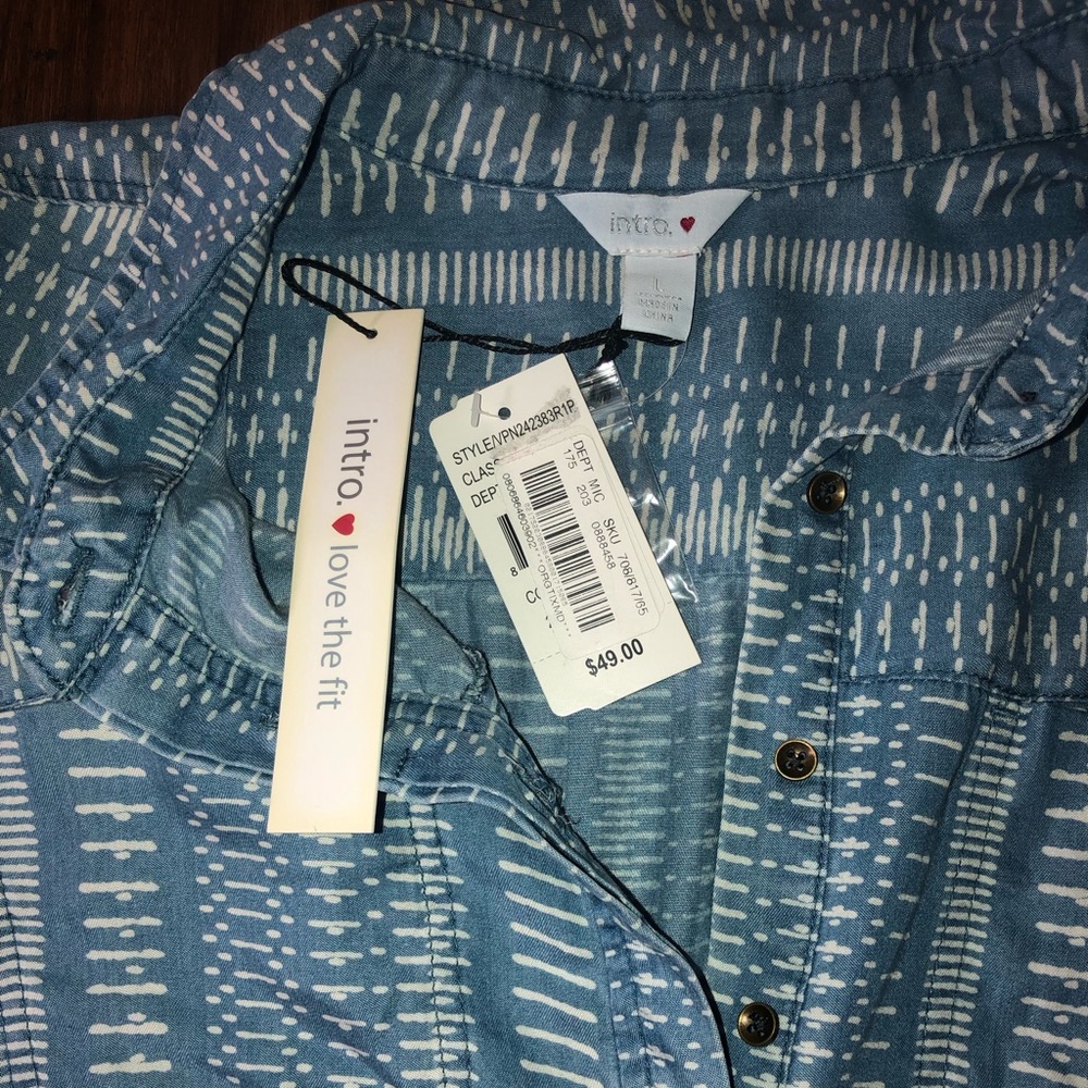 NWT Fleece Pattern Button Up - Picture 2 of 3